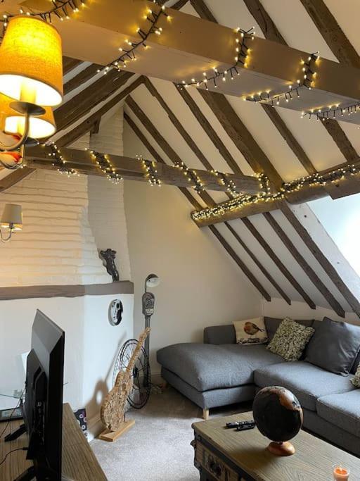 Beautiful 1600'S Loft Apartment. แวร์ ภายนอก รูปภาพ